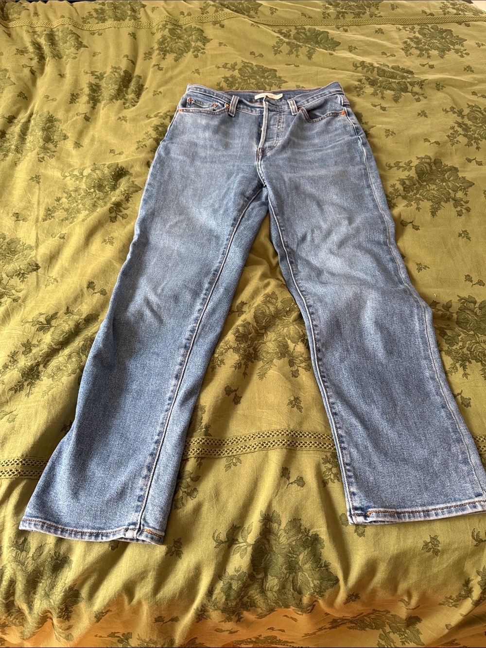 Levi wedgie straight